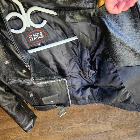 Genuine Black Leather Bomber style Jacket NWOT - Picture 6 of 14